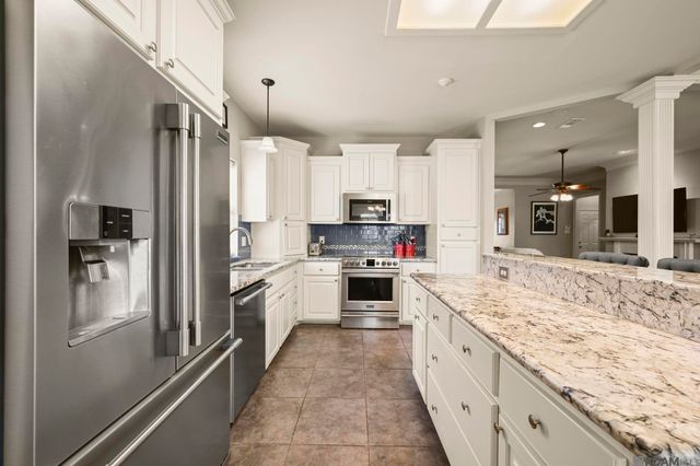 10837 Woodleaf Ave, Baton Rouge, LA 70816