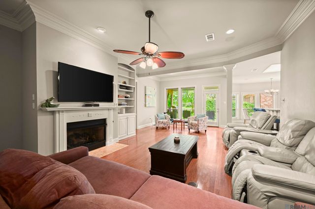 10837 Woodleaf Ave, Baton Rouge, LA 70816