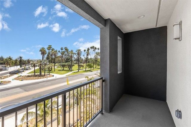 1097 N Harbor Boulevard, Anaheim, CA 92801