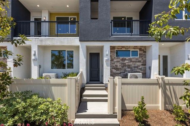 1097 N Harbor Boulevard, Anaheim, CA 92801