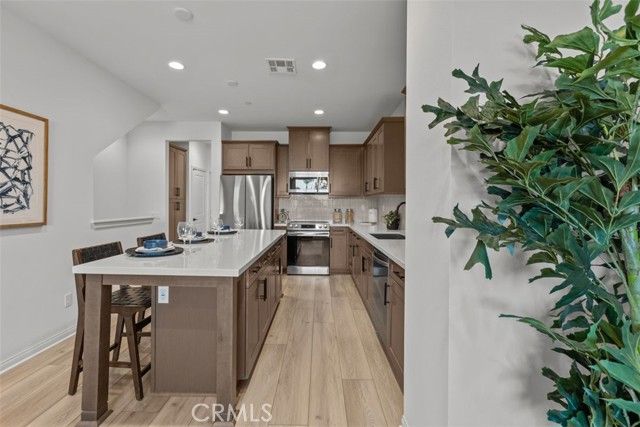 1097 N Harbor Boulevard, Anaheim, CA 92801