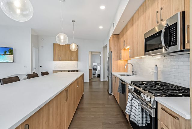 1212 Demonbreun St Apt 1815, Nashville, TN 37203