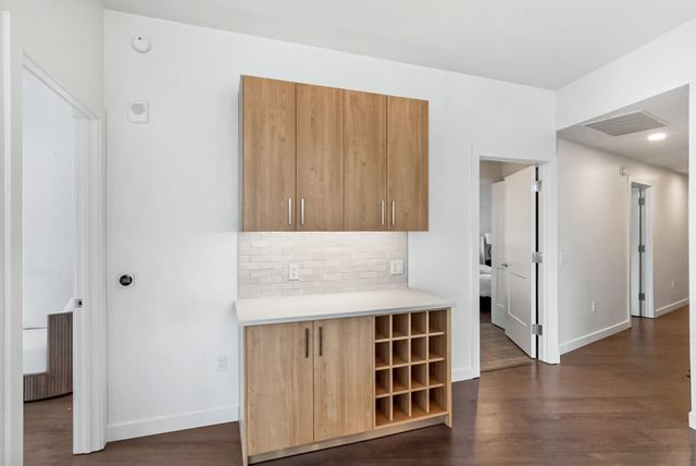 1212 Demonbreun St Apt 1815, Nashville, TN 37203