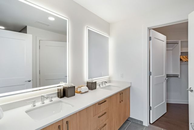 1212 Demonbreun St Apt 1815, Nashville, TN 37203