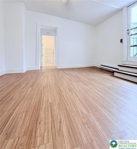 126 North 4th Street 2R, Easton, PA 18042