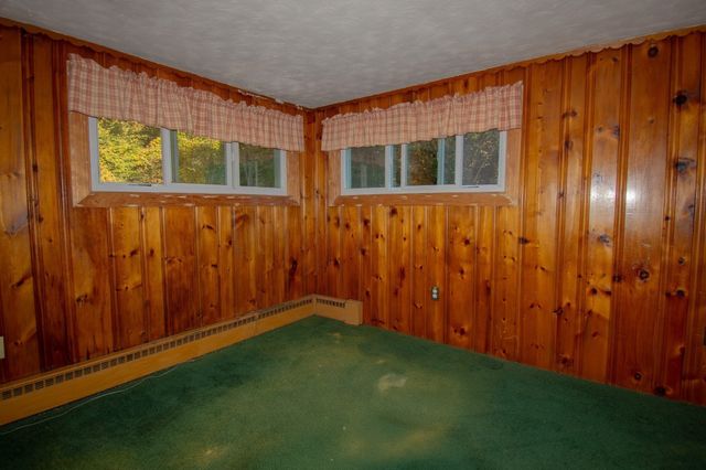 92 Worcester Rd, Webster, MA 01657