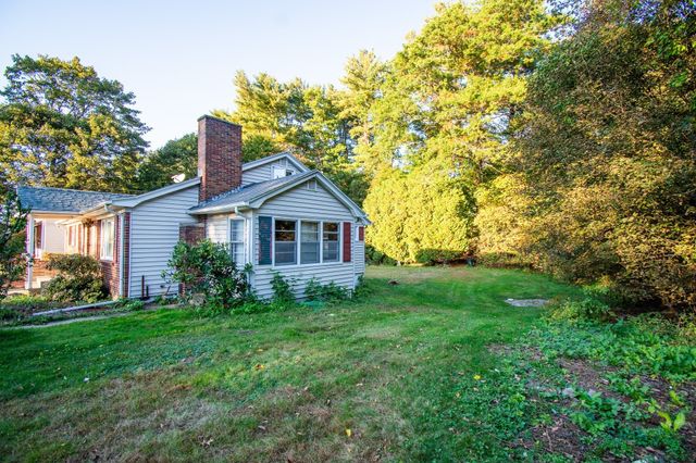 92 Worcester Rd, Webster, MA 01657