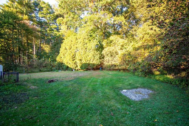 92 Worcester Rd, Webster, MA 01657