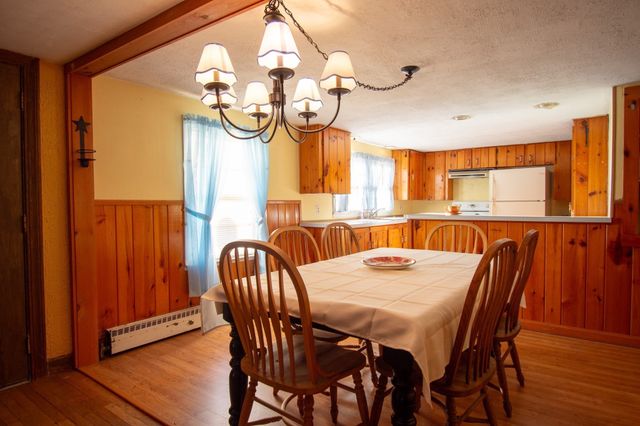 92 Worcester Rd, Webster, MA 01657