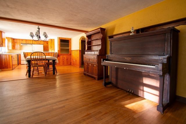 92 Worcester Rd, Webster, MA 01657