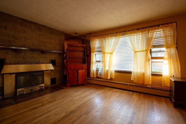 92 Worcester Rd, Webster, MA 01657