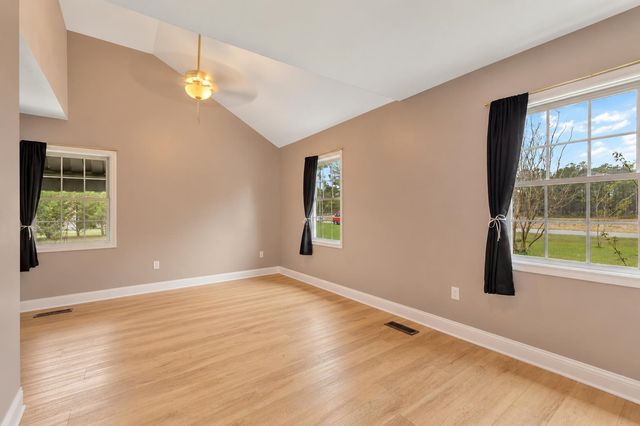 948 Eagle Dr., Loris, SC 29569