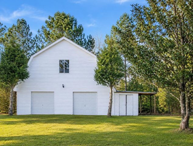 948 Eagle Dr., Loris, SC 29569