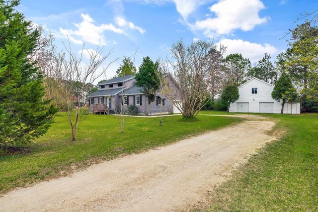948 Eagle Dr., Loris, SC 29569