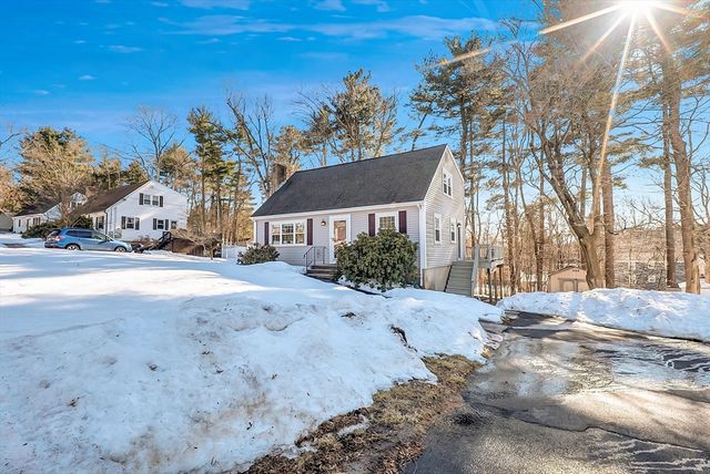 34 Schofield Dr, Franklin, MA 02038