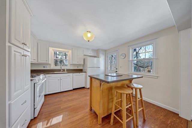 34 Schofield Dr, Franklin, MA 02038