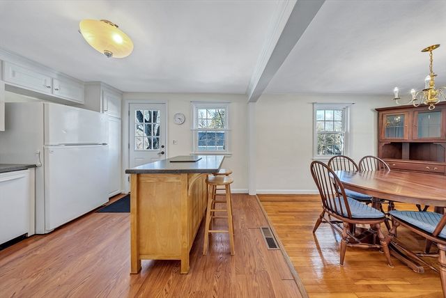 34 Schofield Dr, Franklin, MA 02038