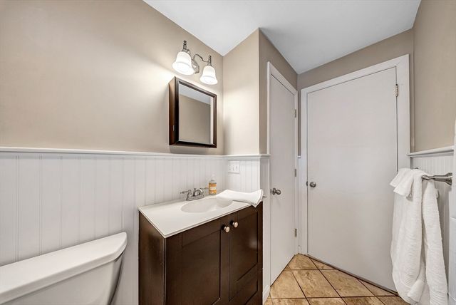 34 Schofield Dr, Franklin, MA 02038