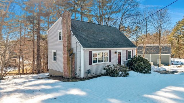 34 Schofield Dr, Franklin, MA 02038