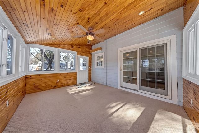 34 Schofield Dr, Franklin, MA 02038