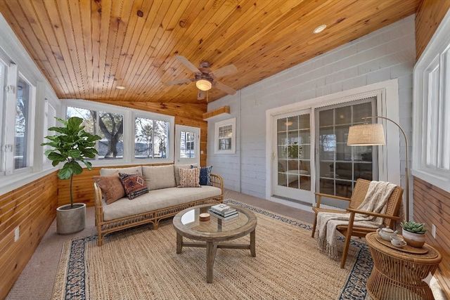 34 Schofield Dr, Franklin, MA 02038