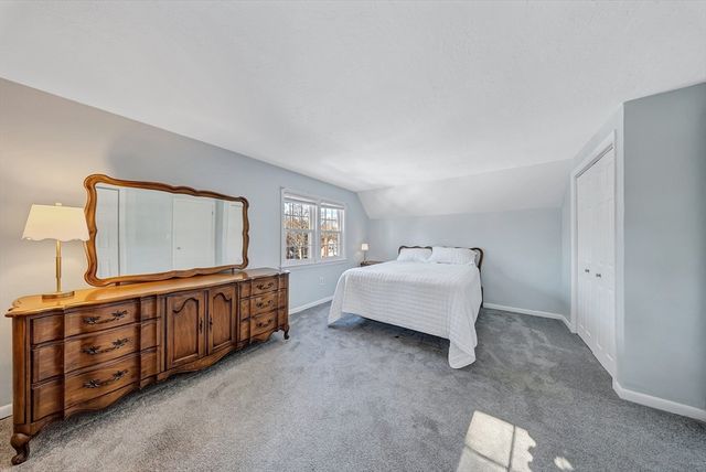 34 Schofield Dr, Franklin, MA 02038