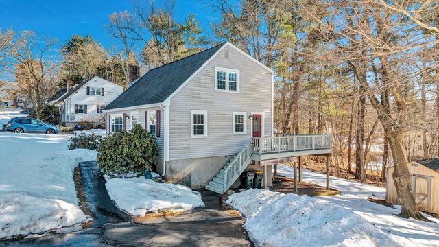 34 Schofield Dr, Franklin, MA 02038