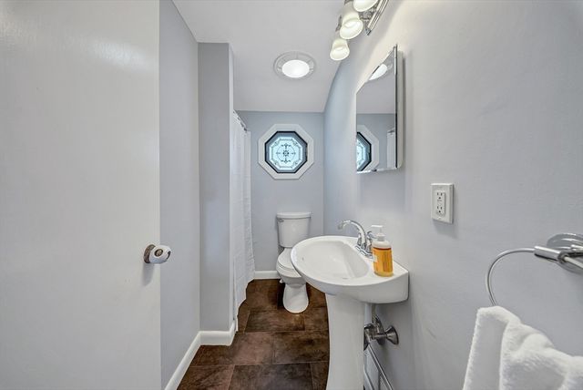 34 Schofield Dr, Franklin, MA 02038