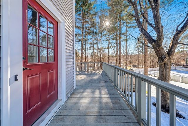 34 Schofield Dr, Franklin, MA 02038