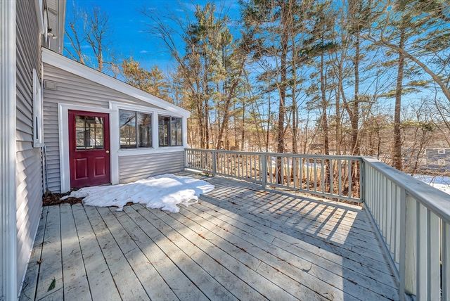 34 Schofield Dr, Franklin, MA 02038