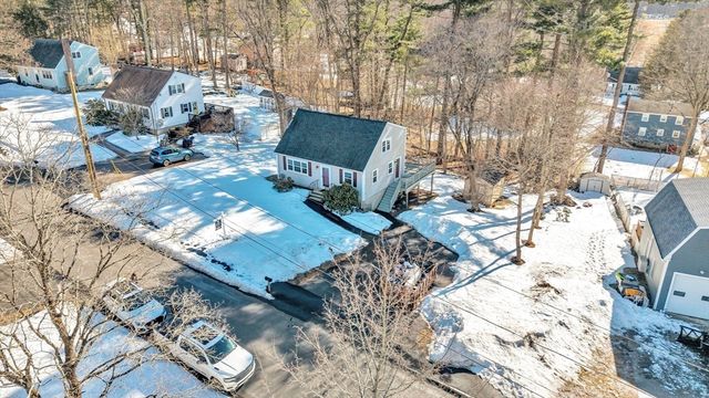 34 Schofield Dr, Franklin, MA 02038