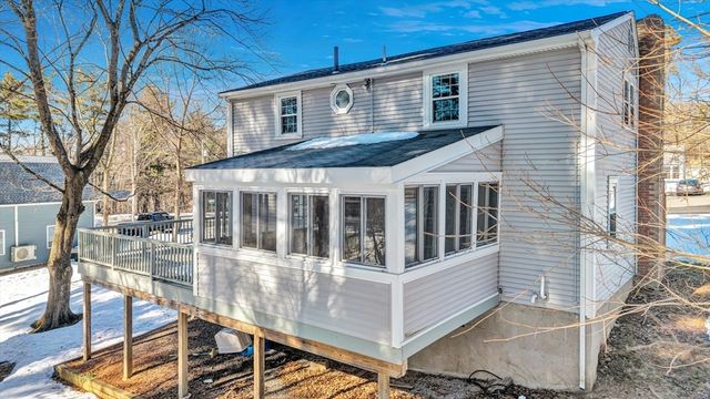 34 Schofield Dr, Franklin, MA 02038