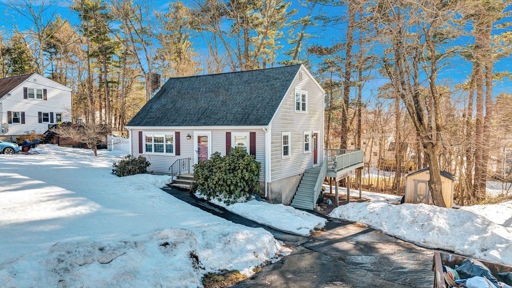 34 Schofield Dr, Franklin, MA 02038
