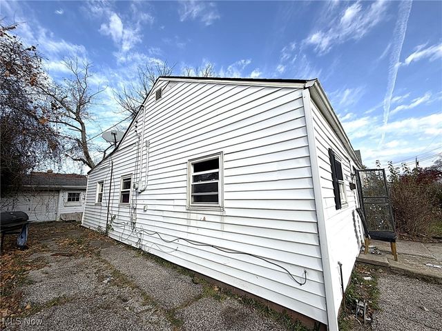 16901 Ridgeton Drive, Cleveland, OH 44128