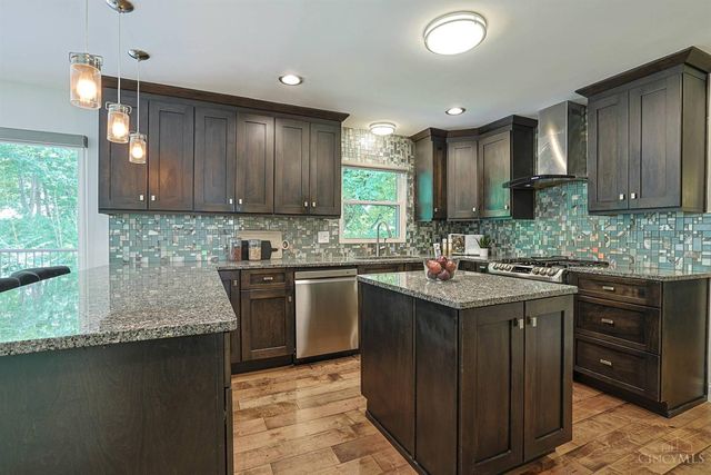 8702 Appleknoll Lane, Sycamore Twp, OH 45236