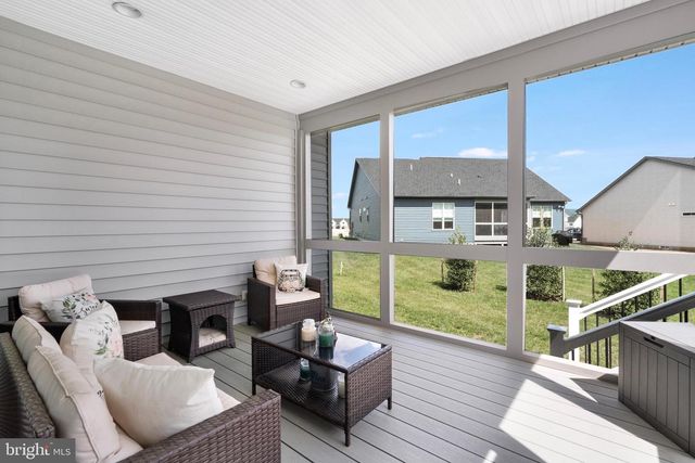 511 SHENANDOAH CROSSING DR, Charles Town, WV 25414