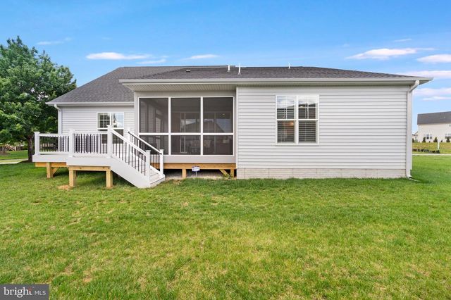 511 SHENANDOAH CROSSING DR, Charles Town, WV 25414