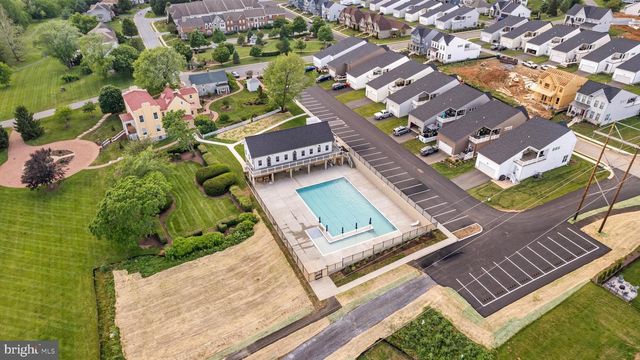 511 SHENANDOAH CROSSING DR, Charles Town, WV 25414