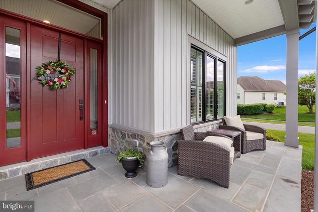 511 SHENANDOAH CROSSING DR, Charles Town, WV 25414