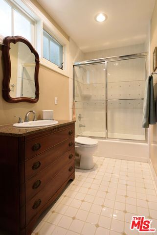 1833 Courtney Avenue, Los Angeles, CA 90046