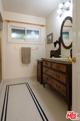 1833 Courtney Avenue, Los Angeles, CA 90046