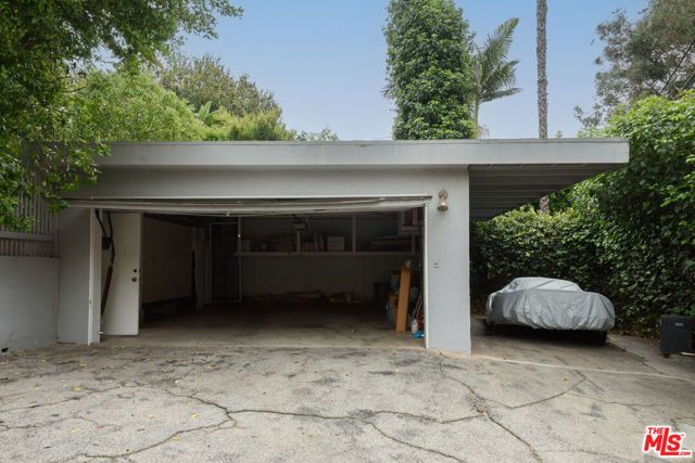 1833 Courtney Avenue, Los Angeles, CA 90046