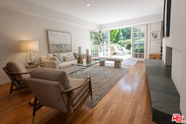 1833 Courtney Avenue, Los Angeles, CA 90046
