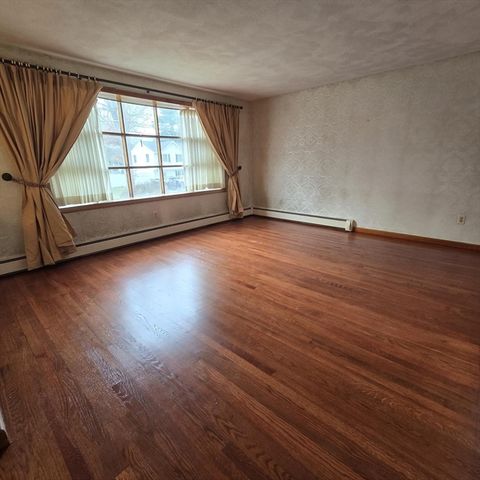 116 Alandale Ave, Brockton, MA 02301