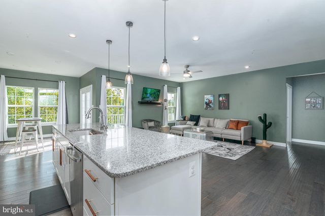 405 POTOMAC VIEW PKWY, Brunswick, MD 21716