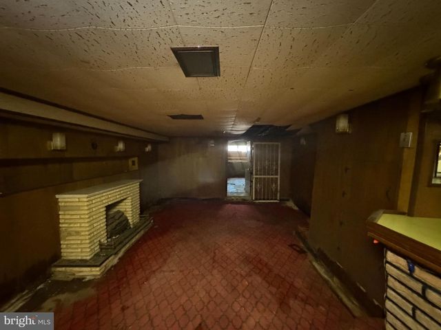 2121 MIFFLIN, Philadelphia, PA 19145