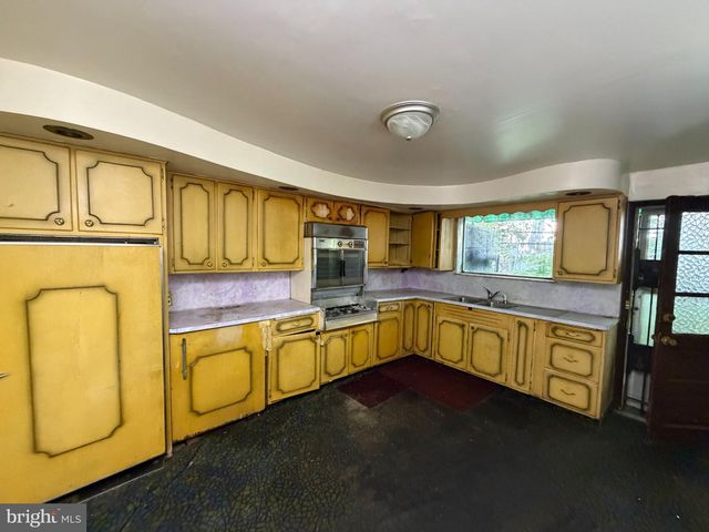 2121 MIFFLIN, Philadelphia, PA 19145