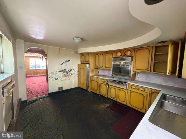 2121 MIFFLIN, Philadelphia, PA 19145