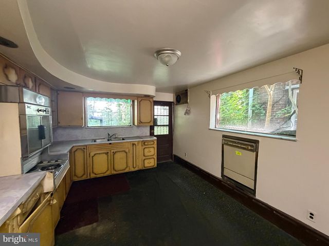 2121 MIFFLIN, Philadelphia, PA 19145