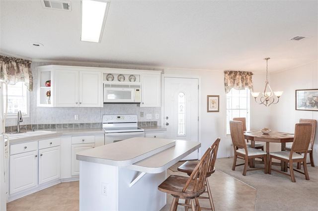 27 N MANATEE LOOP, Punta Gorda, FL 33950